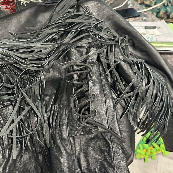 Women’s Gently Used Leather Jacket - Picture 5 of 5